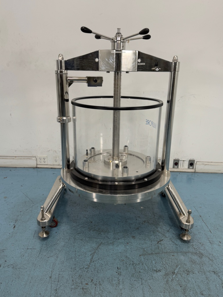 Image of Millipore QuikScale 630 Chromatography Column